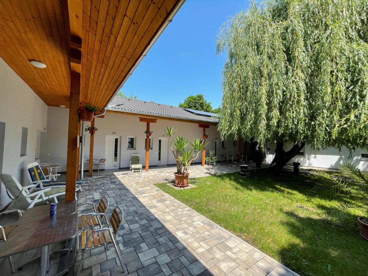 Апарт отель Liget Ueduelopark Фоньод Экстерьер фото