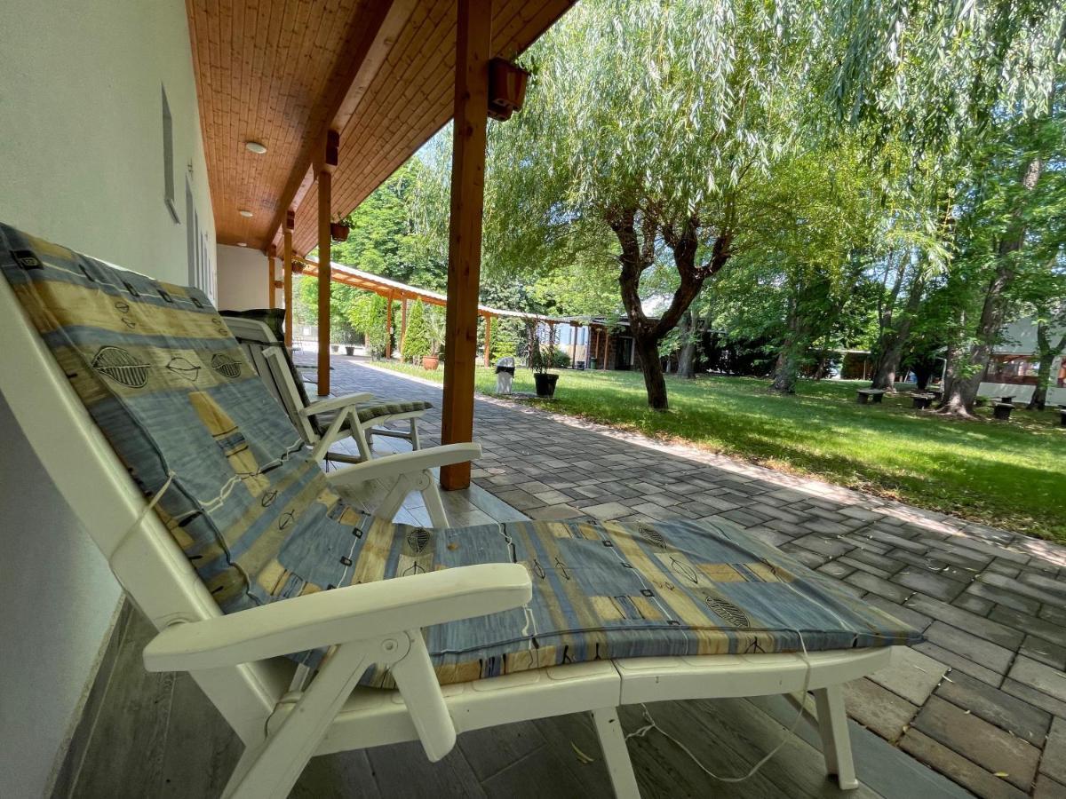 Апарт отель Liget Ueduelopark Фоньод Экстерьер фото